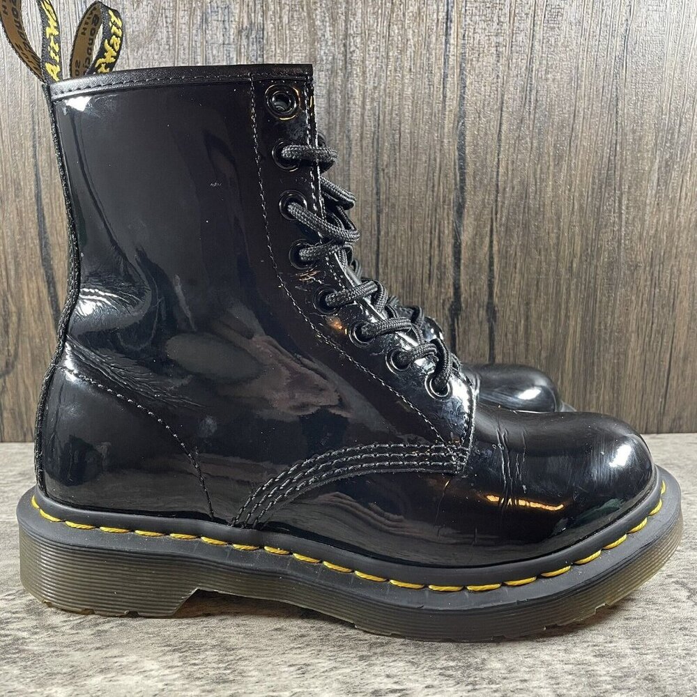 Dr Martens 11821 Glossy Black Leather Lace 8 Eyelet Combat Boots Womens Size 6 - Picture 3 of 9